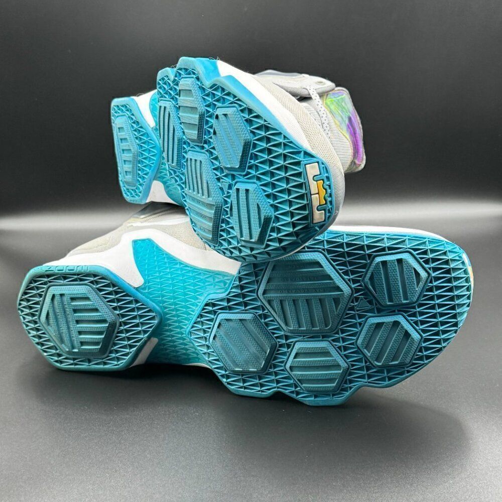 Nike LeBron 13 'Hologram' - Picture 7 of 9